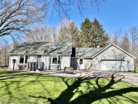 15131 Tavern Rd, Burton, OH 44021