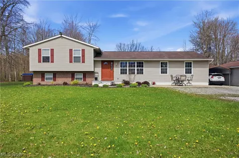 2003 Mahoning Rd, Deerfield, OH 44411
