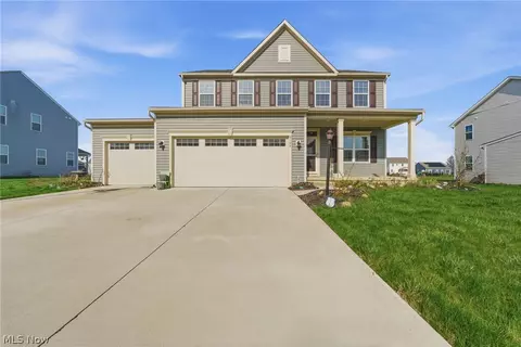 9194 Winfield Ln, North Ridgeville, OH 44039