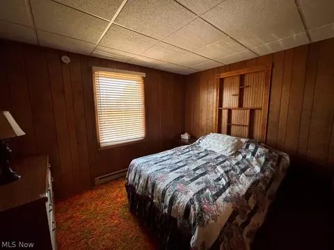 Bedroom - 2392 Cherry Hill Rd, Wheeling, WV 26003 photo 2 of 7