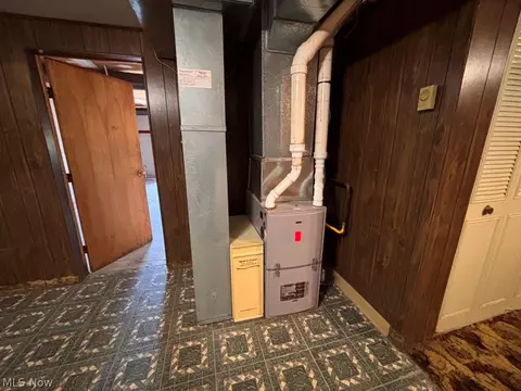 Entry Way - 2392 Cherry Hill Rd, Wheeling, WV 26003 photo 1 of 1