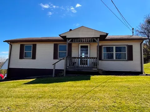 2392 Cherry Hill Rd, Wheeling, WV 26003