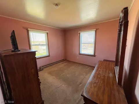 Bedroom - 2392 Cherry Hill Rd, Wheeling, WV 26003 photo 5 of 7