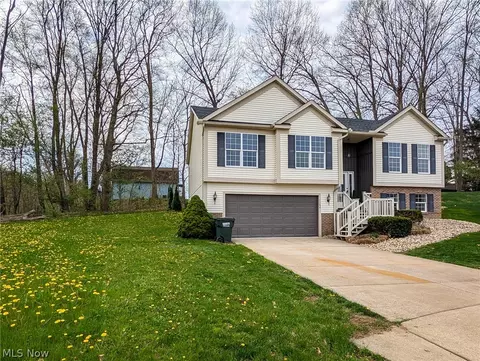 1154 Eaton Dr, Akron, OH 44312