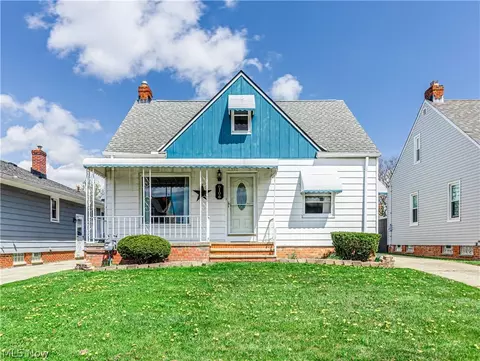 6106 Pelham Dr, Parma, OH 44129