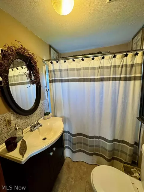 Bath - 6205 Jefferson Rd, Ashtabula, OH 44004 photo 2 of 2