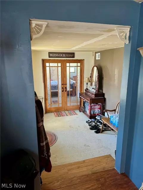 Entry Way - 6205 Jefferson Rd, Ashtabula, OH 44004 photo 1 of 4