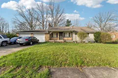 2726 Beck St SE, Warren, OH 44484