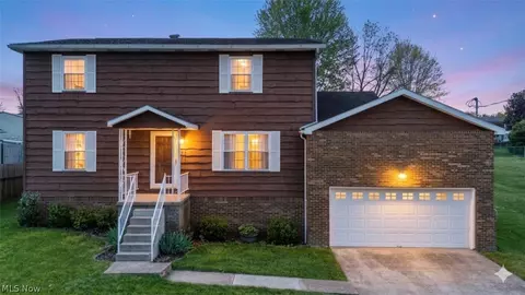 87 Cummins St, Washington, WV 26181