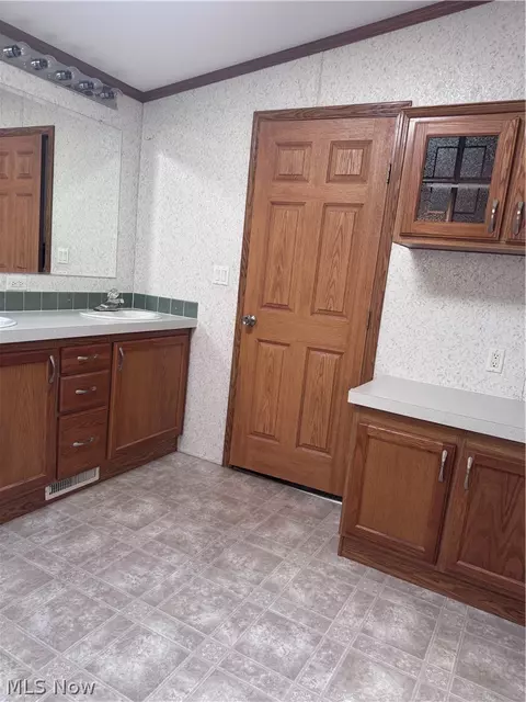 Bath - 180 Pine St, Washington, WV 26181 photo 1 of 3
