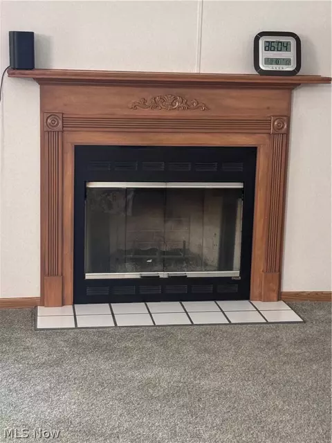 Living - 180 Pine St, Washington, WV 26181 photo 2 of 4