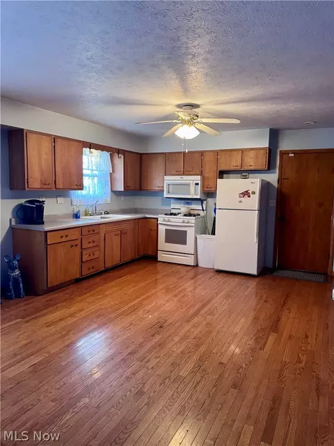 Kitchen - 180 Pine St, Washington, WV 26181 photo 5 of 5