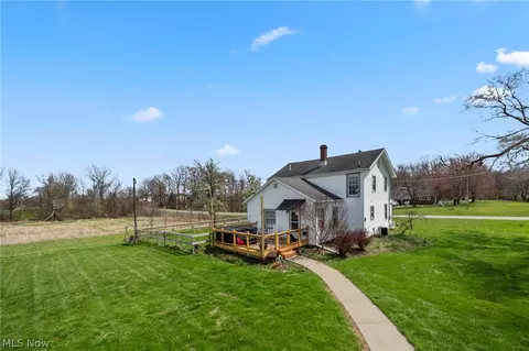 9669 Tallmadge Rd, Diamond, OH 44412