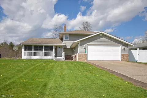 4713 Persimmon Ln, Brunswick, OH 44212