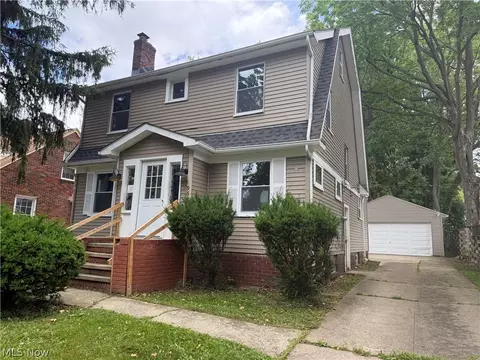 951 Roanoke Rd, Cleveland Heights, OH 44121