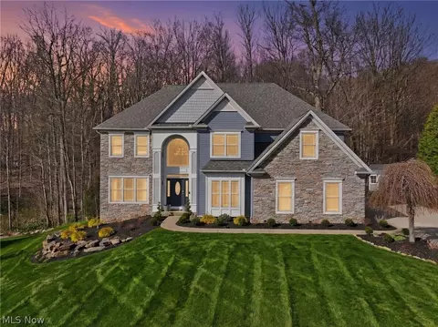 253 Anne Marie Ct, Hinckley, OH 44233