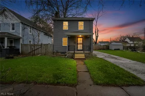 330 18th St, Elyria, OH 44035