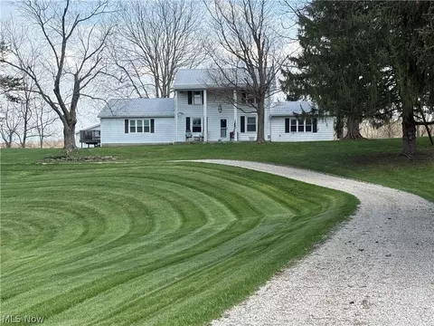 60250 Wintergreen Rd, Senecaville, OH 43780