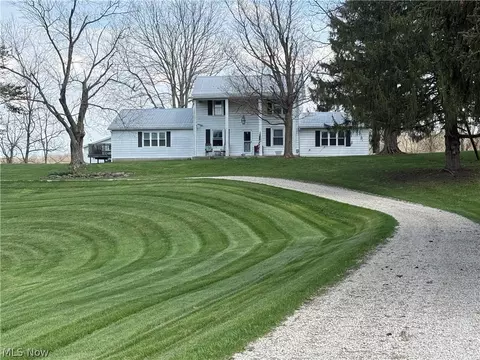 60250 Wintergreen Rd, Senecaville, OH 43780