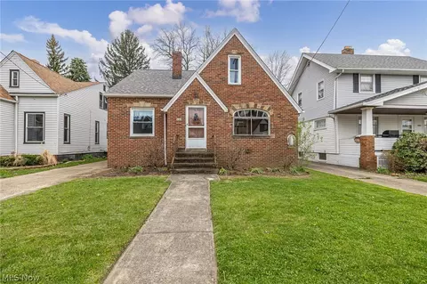 3321 Archmere Ave, Cleveland, OH 44109