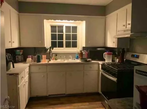 237 Wooster St, Elyria, OH 44035