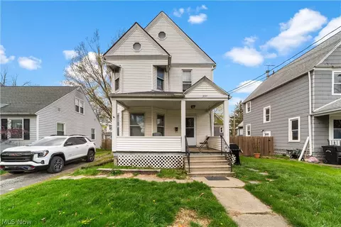 237 Wooster St, Elyria, OH 44035