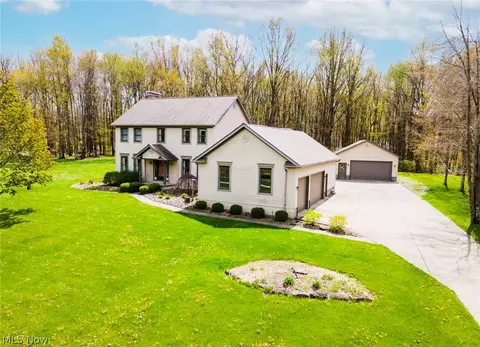 8105 Caymen Ct, Canfield, OH 44406