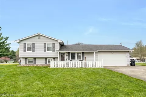 506 Garden Valley Ct, Youngstown, OH 44512