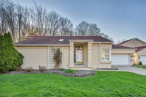 425 Armante Ct, Akron, OH 44313