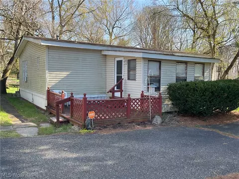 3812 Mahoning Rd NE, Canton, OH 44705