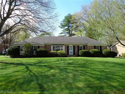 5968 Easy Pace Cir NW, Canton, OH 44718