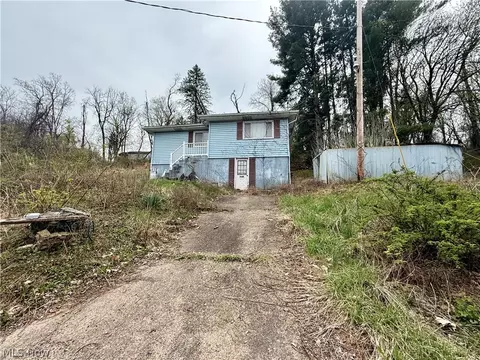 57212 Westlawn Ave, Martins Ferry, OH 43935