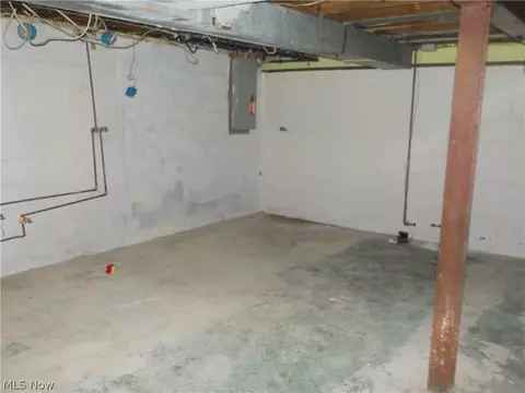 2456 E 37th St, Lorain, OH 44055 photo 12