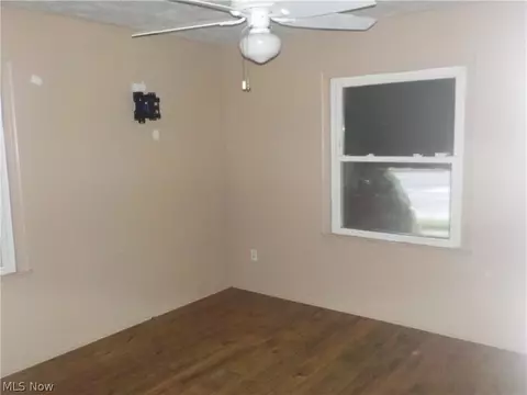 2456 E 37th St, Lorain, OH 44055 photo 8