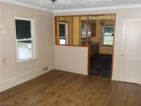 2456 E 37th St, Lorain, OH 44055 photo 3