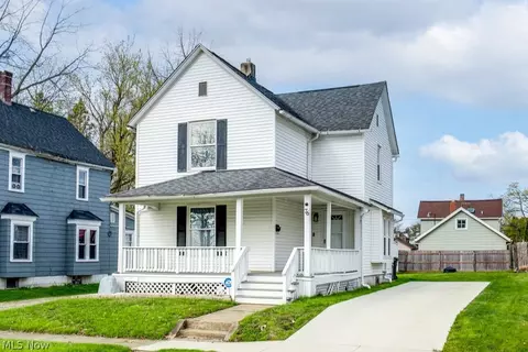76 16th St NW, Barberton, OH 44203