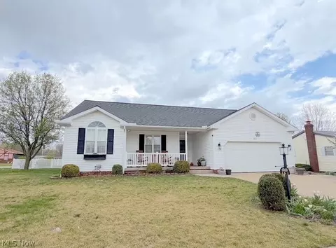 163 Bob Ed Harris Ave SW, New Philadelphia, OH 44663