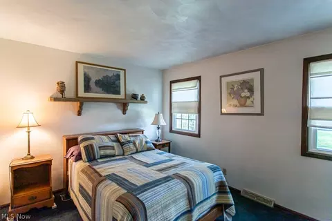 Bedroom - 733 Squirrel Hill Ct, Boardman, OH 44512 photo 5 of 7