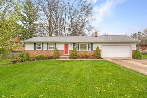 553 Mcneil Dr, Sagamore Hills, OH 44067