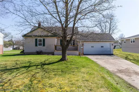 3807 Cumberland Dr, Youngstown, OH 44515