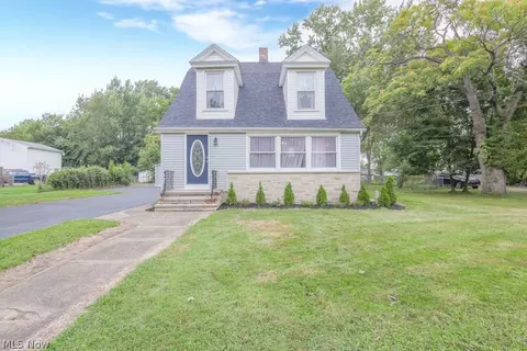 Exterior - 41796 Adelbert St, Elyria, OH 44035 photo 7 of 7