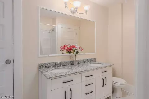 Bath - 41796 Adelbert St, Elyria, OH 44035 photo 4 of 4