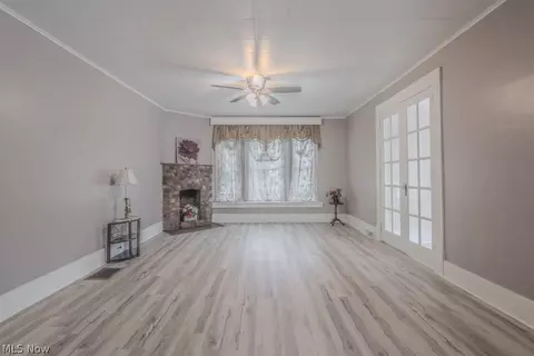 Living - 41796 Adelbert St, Elyria, OH 44035 photo 2 of 4