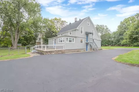 Exterior - 41796 Adelbert St, Elyria, OH 44035 photo 4 of 7