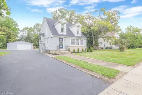 41796 Adelbert St, Elyria, OH 44035