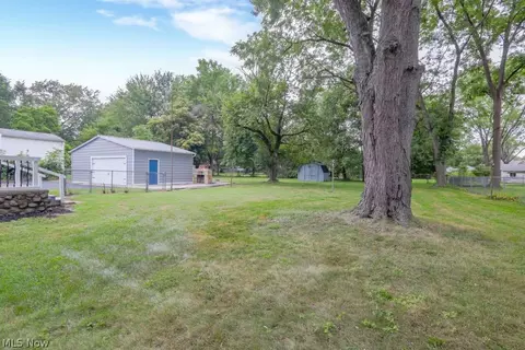 Exterior - 41796 Adelbert St, Elyria, OH 44035 photo 5 of 7