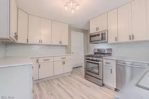 Kitchen - 41796 Adelbert St, Elyria, OH 44035 photo 2 of 3
