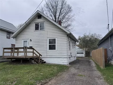 904 Iredell St, Akron, OH 44310
