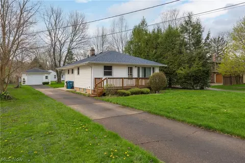 24321 Normandy Dr, Olmsted Falls, OH 44138