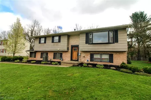 4775 Logan Arms Dr, Liberty, OH 44505